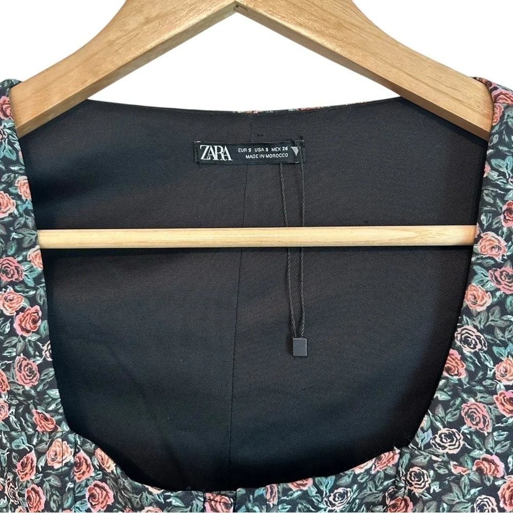 Women's Small Black Cropped Floral Whimsigoth Casual Trendy Weekend Festival Top